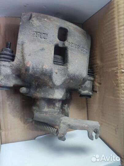 Суппорта задние на iveco daily,ивеко 2006. 35с15