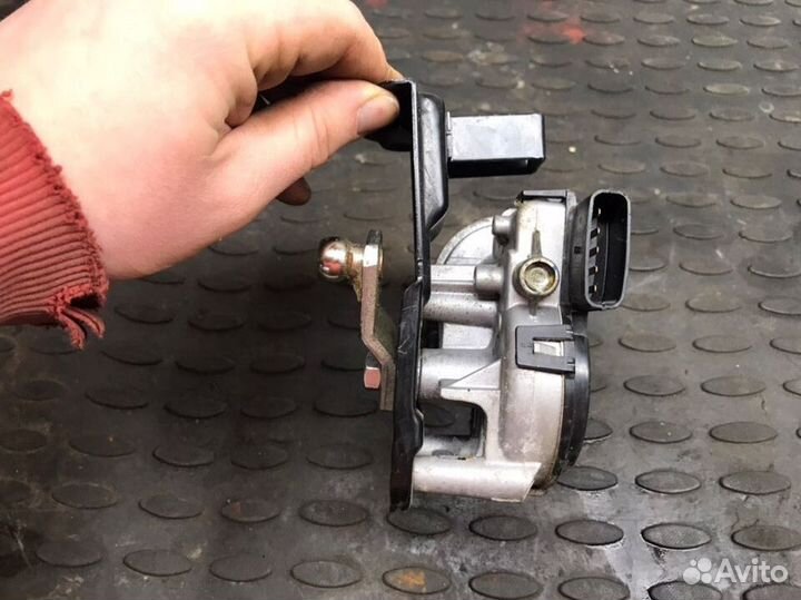 Моторчик переднего стеклочистителя Hyundai Tucson1