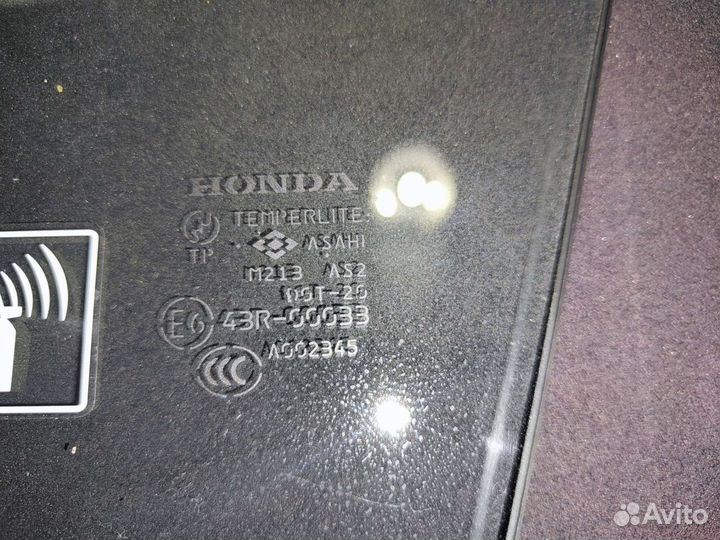 Стекло передней правой двери Honda civic 4D