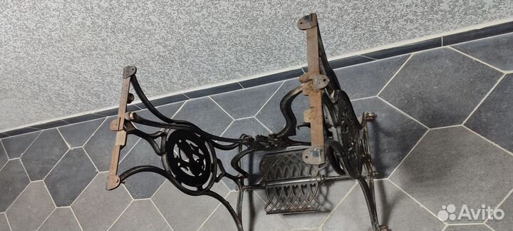 Станина от швейной машинки Науман