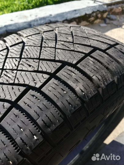 Pirelli Winter Ice Zero 205/55 R16