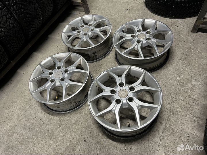 Стильные Литые диски Kia 5x114.3 Цо 67.1 R15 Ровны