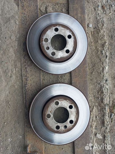 Тормозные диски передние на Шкода октавия тур