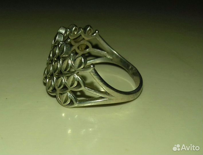 Серебряное кольцо