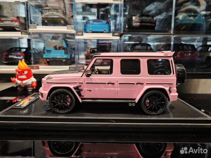 MH020NG Motorhelix Mercedes G800 1:18