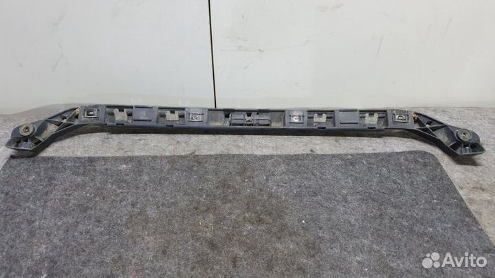 Кронштейн бампера задний Volkswagen Passat Cc 358