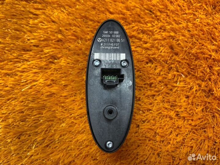 Кнопка стеклоподъемника задняя левая Mercedes-Benz