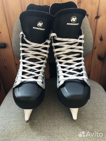 Коньки хоккейные 43 размер