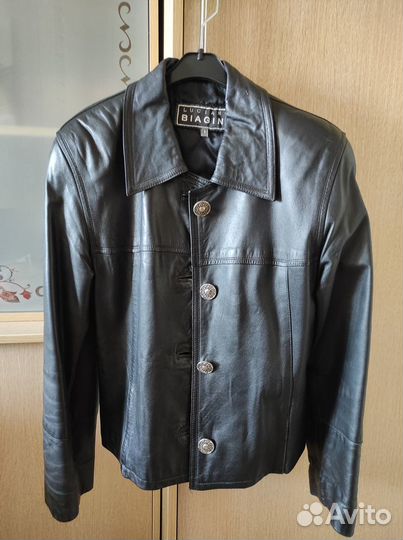 Укороченная кожаная куртка 46 размер