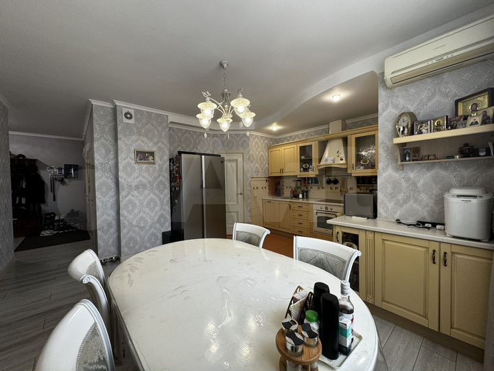 3-к. квартира, 106 м², 5/10 эт.