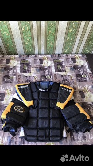 Нагрудники вратарские хоккейные