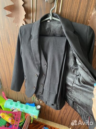 Костюм школьный