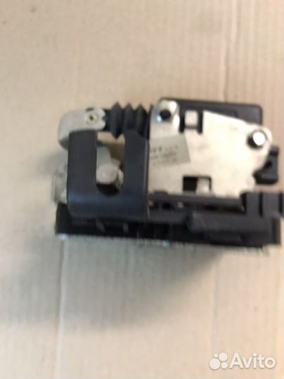 Замок передней правой двери Renault Duster