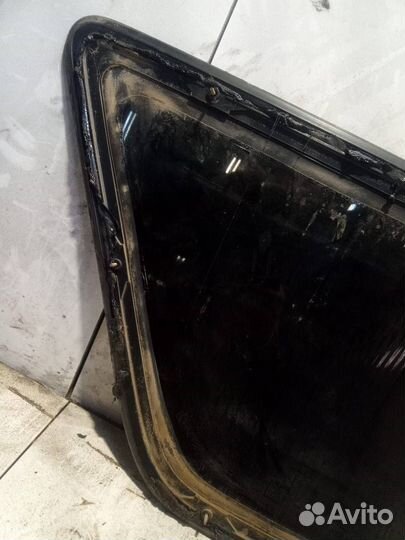 Стекло кузовное заднее правое Ford Escape 2001