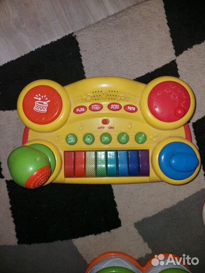 Игрушечные музыкальные инструменты