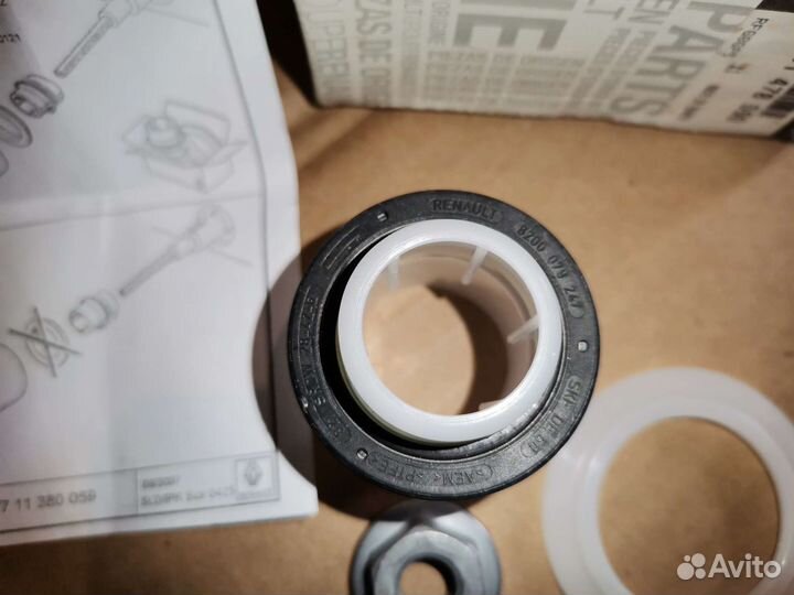 Сальник распредвала Renault Logan