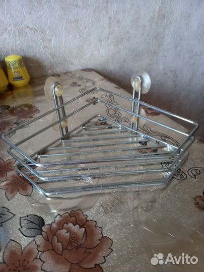 Полочки для ванной комнаты