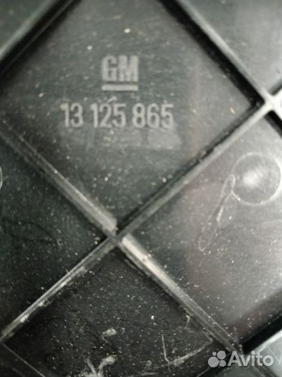 Крышка блока предохранителей Опель Астра H GTC