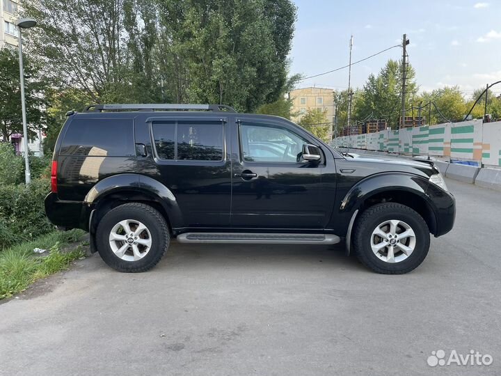 Nissan Pathfinder 2.5 AT, 2010, 176 500 км