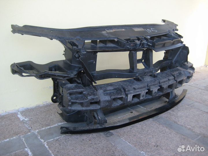 Панель передняя в сборе телевизор VW Passat B6