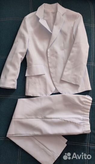 Костюм белый для мальчика 128