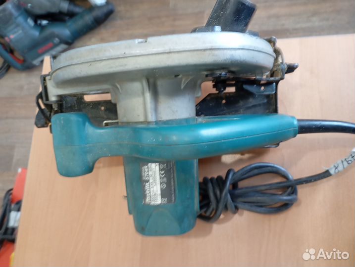 Пила дисковая Makita 5704R