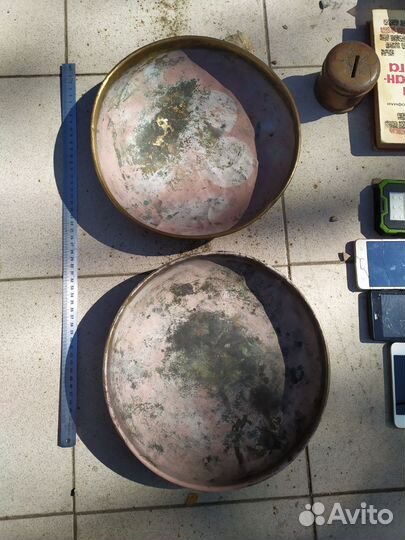 Медные тарелки на весы