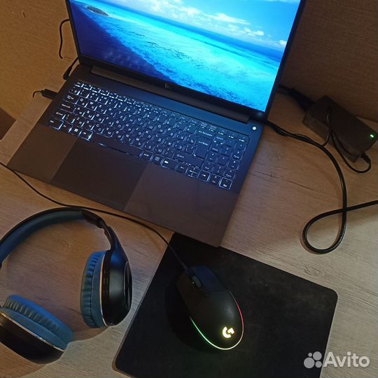 Ноутбук i3, 8+256, наушники Rombica, мышь Logitech