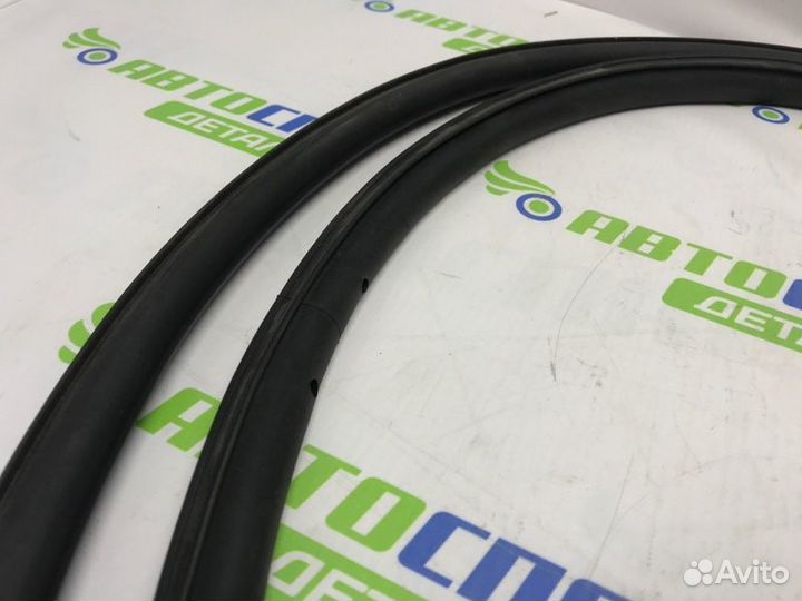 Уплотнитель двери передний левый Mazda 3Bp хетчбек