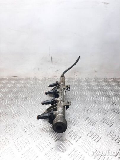 Топливная рампа Hyundai Getz хэтчбэк 1.4 G4EA 2005