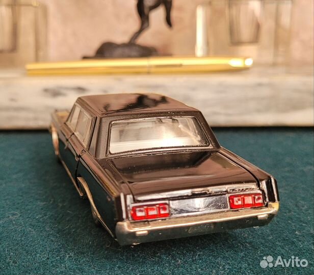 Модель АВТОМОБИЛЯ ЗИЛ-117 сделано СССР 1:43