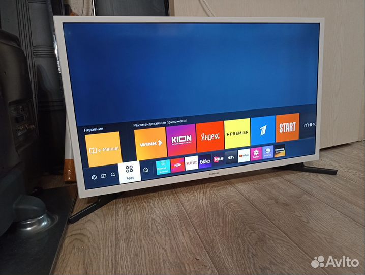 Белоснежный телевизор Samsung 32 дюйма 81 см SMART