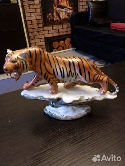 Статуэтка тигр