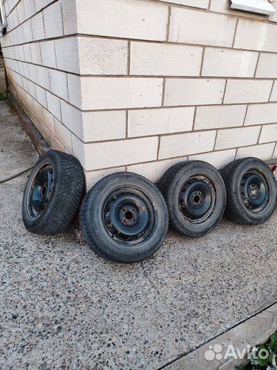 R15 Nokian Tyres Hakkapeliitta 8 185/65, PCD 4x100 DIA 66.1