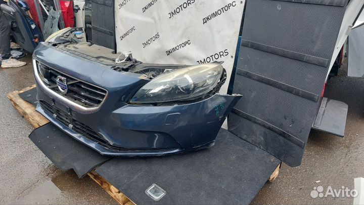 Срез морды Вольво V40 2012-2016 ксенон 1.6