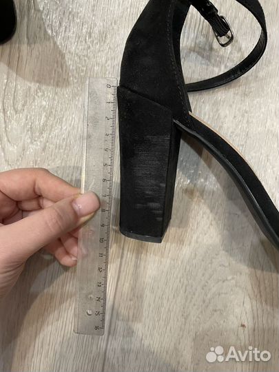 Босоножки 40