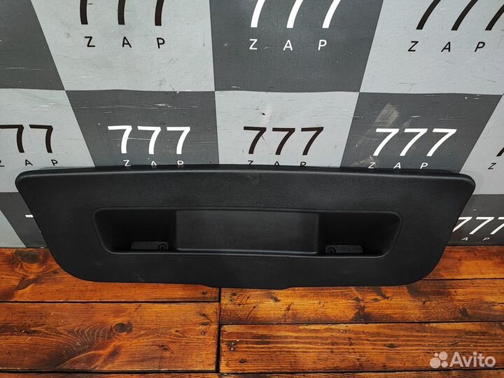 Обшивка крышки багажника VW Polo 5 sedan 10-20 Б/У