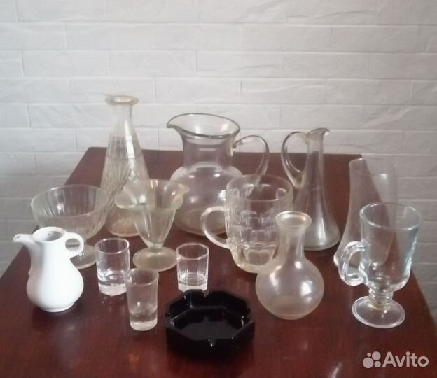 Кувшины и графины, кружки пивные, рюмки, фужеры