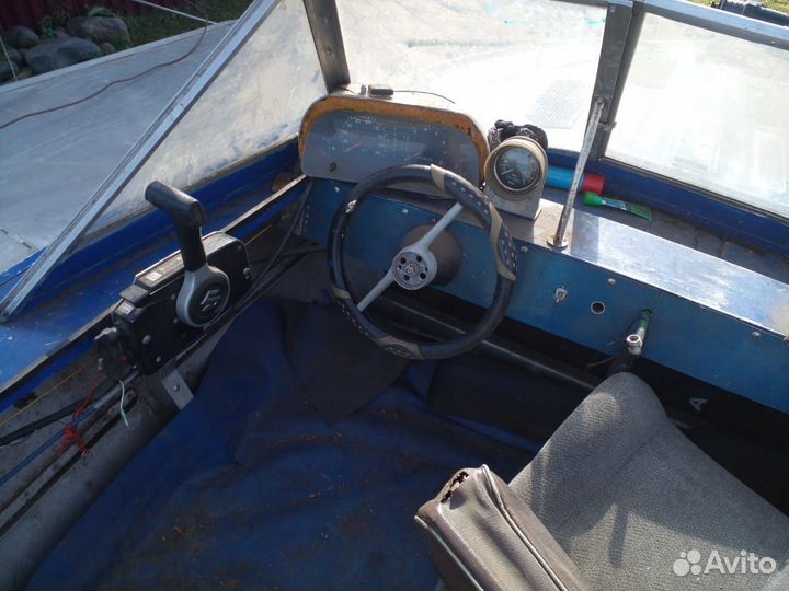 Водометный катер Томь 525