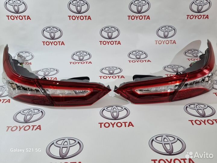 Задние фонари Toyota Сamry 70
