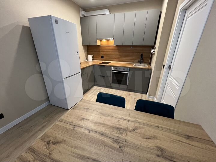 2-к. квартира, 49 м², 1/9 эт.