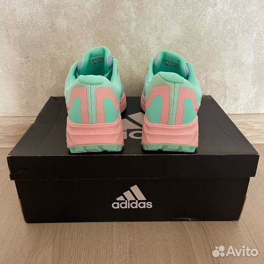 Кроссовки adidas