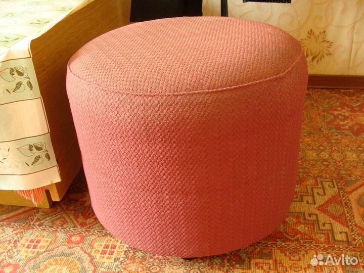 Мягкий, удобный пуфик