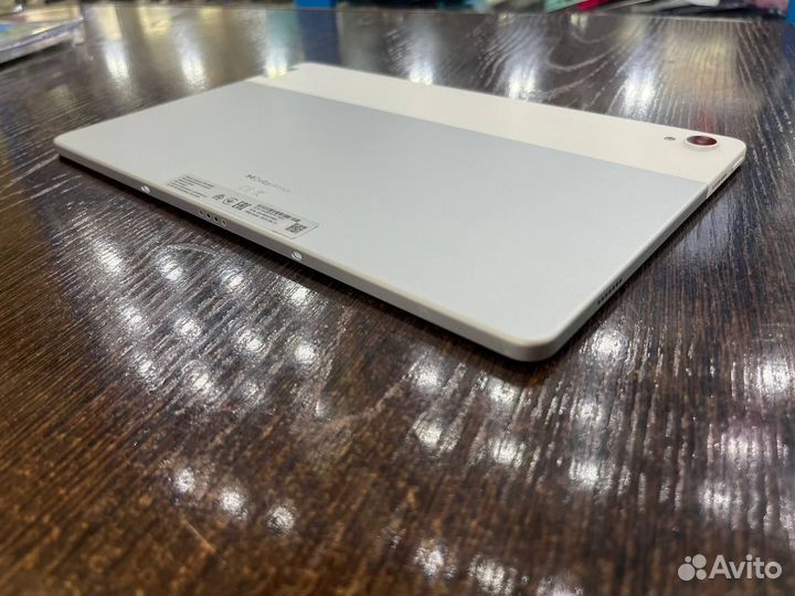 Планшет Lenovo TB-J606F