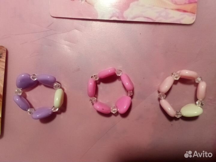 Кольца из бусин сердечки