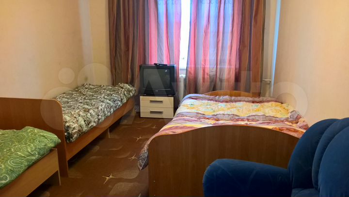 2-к. квартира, 52 м², 1/3 эт.