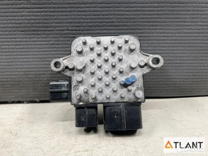 Блок управления вентилятором охлаждения mazda MPV