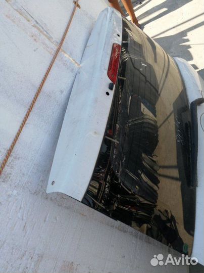 Дверь багажника Toyota Sienta NCP81