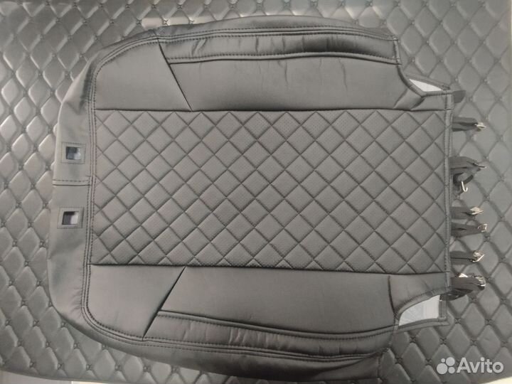 Чехлы Renault Sandero I Экокожа ромб Автопилот