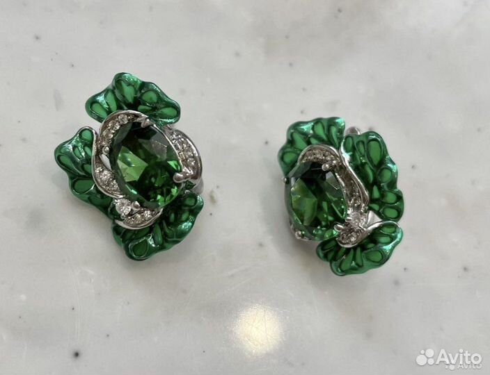 Серебряные серьги и подвеска